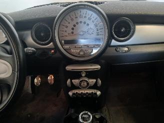 Mini Mini Mini (R56) Hatchback 1.6 16V Cooper (N12-B16A) [88kW]  (10-2006/02-201=
2) picture 16