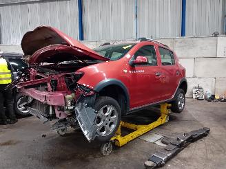 Salvage car Dacia Sandero Sandero II Hatchback 0.9 TCE 12V (H4B-400(H4B-A4)) [66kW]  (10-2012/..=
=2E) 2014
