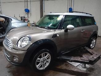 Vrakbiler auto Mini Mini Clubman (R55) Combi 1.6 16V Cooper (N16-B16A) [90kW]  (03-2010/06-2014=
) 2011/1