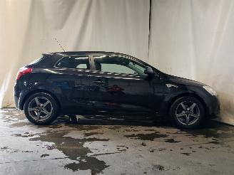 Kia Cee d Cee'd Sporty Wagon (EDF) Combi 1.4 16V (G4FA) [80kW]  (09-2007/12-2012=
) picture 7