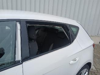 Seat Leon Leon (5FB) Hatchback 5-drs 1.6 TDI 16V (CLHB(Euro 5)) [66kW]  (11-2012=
/08-2018) picture 21