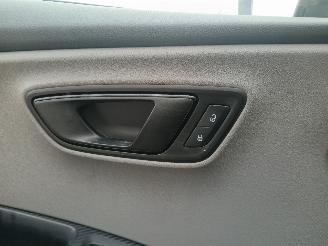 Seat Leon Leon (5FB) Hatchback 5-drs 1.6 TDI 16V (CLHB(Euro 5)) [66kW]  (11-2012=
/08-2018) picture 13