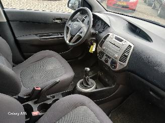 Hyundai I-20 i20 Hatchback 1.2i 16V (G4LA) [57kW]  (09-2008/12-2012) picture 8