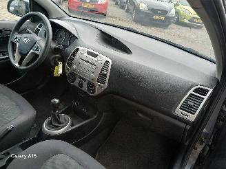 Hyundai I-20 i20 Hatchback 1.2i 16V (G4LA) [57kW]  (09-2008/12-2012) picture 7