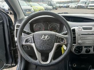 Hyundai I-20 i20 Hatchback 1.2i 16V (G4LA) [57kW]  (09-2008/12-2012) picture 17