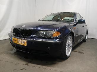 damaged passenger cars BMW 3-serie 3 serie (E46/4) Sedan 318i 16V (N42-B20A) [105kW]  (09-2001/02-2005) 2002/10