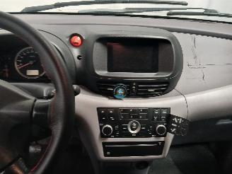 Nissan Almera Almera Tino (V10M) MPV 1.8 16V (QG18DE) [85kW]  (12-2002/02-2006) picture 17