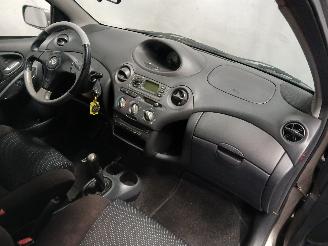 Toyota Yaris Yaris (P1) Hatchback 1.5 T Sport 16V VVT-i (1NZFE) [78kW]  (04-2001/09=
-2005) picture 8