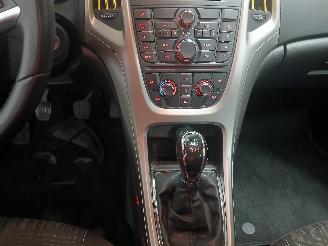 Opel Astra Astra J (PC6/PD6/PE6/PF6) Hatchback 5-drs 1.4 Turbo 16V (A14NET(Euro 5=
)) [103kW]  (12-2009/10-2015) picture 17