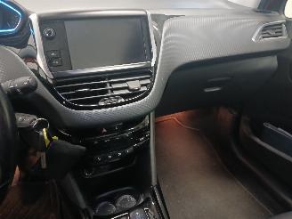 Peugeot 2008 2008 (CU) MPV 1.2 12V e-THP PureTech 110 (EB2DT(HNZ)) [81kW]  (01-2015=
/12-2019) picture 17