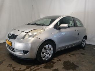 Toyota Yaris Yaris II (P9) Hatchback 1.3 16V VVT-i (2SZFE) [64kW]  (08-2005/11-2010=
) picture 3