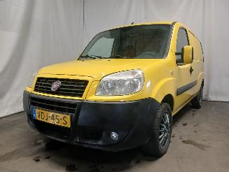 krockskadad bil auto Fiat Doblo Doblo Cargo (223) Van 1.6 16V (182.B.6000(Euro 3)) [76kW]  (10-2001/10=
-2005) 2009/11