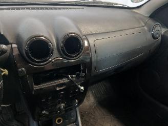 Dacia Duster Duster (HS) SUV 1.6 16V (K4M-690(K4M-F6)) [77kW]  (04-2010/01-2018) picture 15