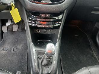 Peugeot 208 208 I (CA/CC/CK/CL) Hatchback 1.6 HDi 115 16V (DV6C(9HD)) [84kW]  (03-=
2012/12-2019) picture 17