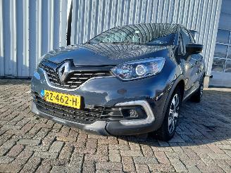 damaged passenger cars Renault Captur Captur (2R) SUV 0.9 Energy TCE 12V (H4B-408(H4B-B4)) [66kW]  (06-2013/=
=2E..) 2018/3