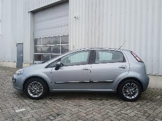 Fiat Punto Grande Punto (199) Hatchback 1.3 JTD Multijet 16V VGT (199.B.4000(Euro=
 5)) [62kW]  (04-2010/...) picture 3