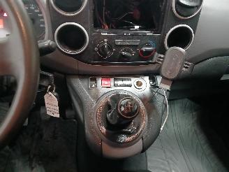 Peugeot Partner Partner (GC/GF/GG/GJ/GK) Van 1.6 HDI, BlueHDI 75 (DV6FE(BHW)) [55kW]  =
(07-2011/12-2018) picture 16