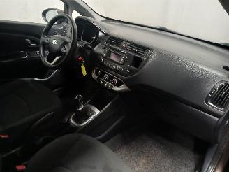 Kia Rio Rio III (UB) Hatchback 1.1 CRDi VGT 12V (D3FA) [55kW]  (09-2011/12-201=
7) picture 8