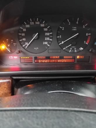 BMW 5-serie 5 serie (E39) Sedan 523i 24V (M52-B25(256S4)) [125kW]  (09-1995/08-200=
0) picture 2