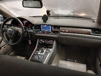 Audi A8 A8 (D3) Sedan 4.2 V8 40V FSI Quattro (BVJ) [257kW]  (06-2006/07-2010) picture 8
