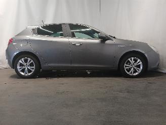 Alfa Romeo Giulietta Giulietta (940) Hatchback 1.6 JTDm 16V (940.A.3000) [77kW]  (04-2010/0=
2-2016) picture 7