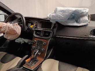 Volvo V-40 V40 Cross Country (MZ) Hatchback 5-drs 1.5 T3 16V Geartronic (B4154T4(=
Euro 6b)) [112kW]  (04-2015/08-2019) picture 10