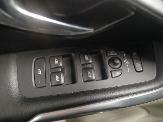 Volvo V-40 V40 (MV) Hatchback 5-drs 1.6 D2 (D4162T) [84kW]  (03-2012/12-2016) picture 13