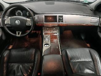 Jaguar XF XF (CC9) Sedan 2.7 D V6 24V (7G(AJ-TDV6)) [152kW]  (03-2008/04-2015) picture 11