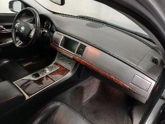 Jaguar XF XF (CC9) Sedan 2.7 D V6 24V (7G(AJ-TDV6)) [152kW]  (03-2008/04-2015) picture 8