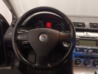 Volkswagen Passat Passat Variant (3C5) Combi 1.6 FSI 16V (BLF(Euro 4)) [85kW]  (08-2005/=
06-2008) picture 11
