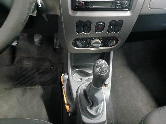 Dacia Sandero Sandero I (BS) Hatchback 1.2 16V (D4F-732(D4F-F7)) [55kW]  (11-2008/12=
-2012) picture 19