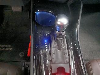 Toyota C-HR C-HR (X1,X5) SUV 1.8 16V Hybrid (2ZRFXE) [90kW]  (10-2016/...) picture 17