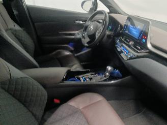 Toyota C-HR C-HR (X1,X5) SUV 1.8 16V Hybrid (2ZRFXE) [90kW]  (10-2016/...) picture 9