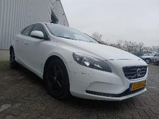 Volvo V-40 V40 (MV) Hatchback 5-drs 2.0 D4 16V (D4204T14) [140kW]  (05-2014/08-20=
19) picture 6