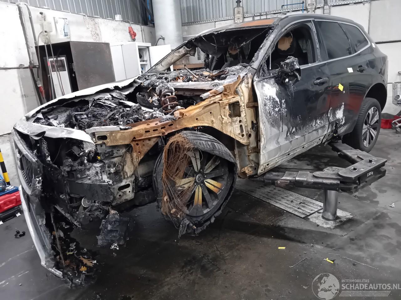 Volvo Xc-60 XC60 II (UZ) SUV 2.0 T6 16V Recharge, Twin Engine AWD (B4204T52) [257k=
W]  (01-2022/...)