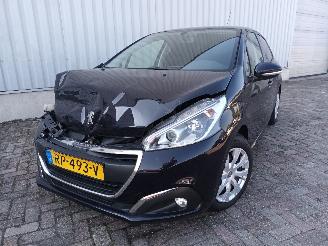 Schadeauto Peugeot 208 208 I (CA/CC/CK/CL) Hatchback 1.2 Vti 12V PureTech 82 (EB2F(HMZ)) [60k=
W]  (03-2012/12-2019) 2018/2