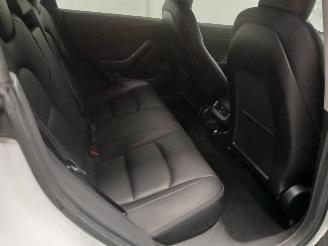 Tesla Model 3 Model 3 Sedan Long Range 72kWh (3D6) [192kW]  (01-2017/...) picture 9