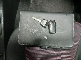 Mazda 3 3 Sport (BK) Hatchback 2.0i 16V (LF72) [110kW]  (10-2003/12-2009) picture 19