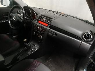 Mazda 3 3 Sport (BK) Hatchback 2.0i 16V (LF72) [110kW]  (10-2003/12-2009) picture 8