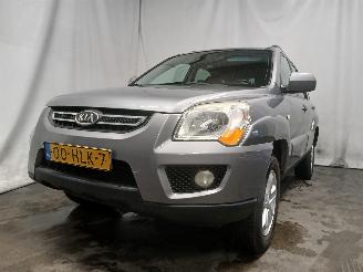 Damaged car Kia Sportage Sportage (JE) Terreinwagen 2.0 CVVT 16V 4x2 (G4GC) [104kW]  (09-2004/1=
1-2010) 2009/1