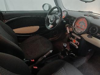 Mini Mini Mini (R56) Hatchback 1.6 16V Cooper (N12-B16A) [88kW]  (10-2006/02-201=
2) picture 9