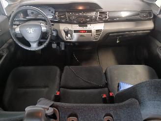 Honda Fr-v FR-V (BE) MPV 1.7 16V (D17A2) [92kW]  (02-2005/12-2006) picture 12