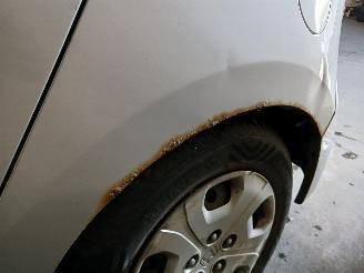 Honda Fr-v FR-V (BE) MPV 1.7 16V (D17A2) [92kW]  (02-2005/12-2006) picture 24