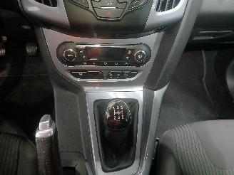 Ford Focus Focus 3 Hatchback 1.0 Ti-VCT EcoBoost 12V 100 (M2DA(Euro 5)) [74kW]  (=
02-2012/05-2018) picture 17