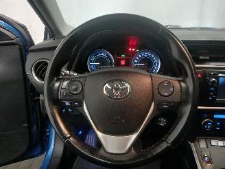 Toyota Auris Auris (E18) Hatchback 5-drs 1.8 16V Hybrid (2ZRFXE) [100kW]  (10-2012/=
03-2019) picture 15