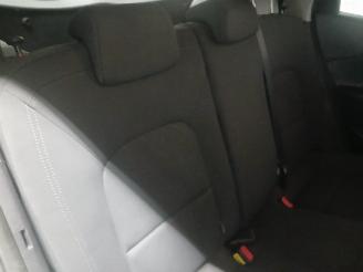 Kia Rio Rio III (UB) Hatchback 1.2 CVVT 16V (G4LA5) [63kW]  (09-2011/12-2017) picture 10