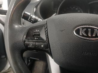 Kia Rio Rio III (UB) Hatchback 1.2 CVVT 16V (G4LA5) [63kW]  (09-2011/12-2017) picture 19