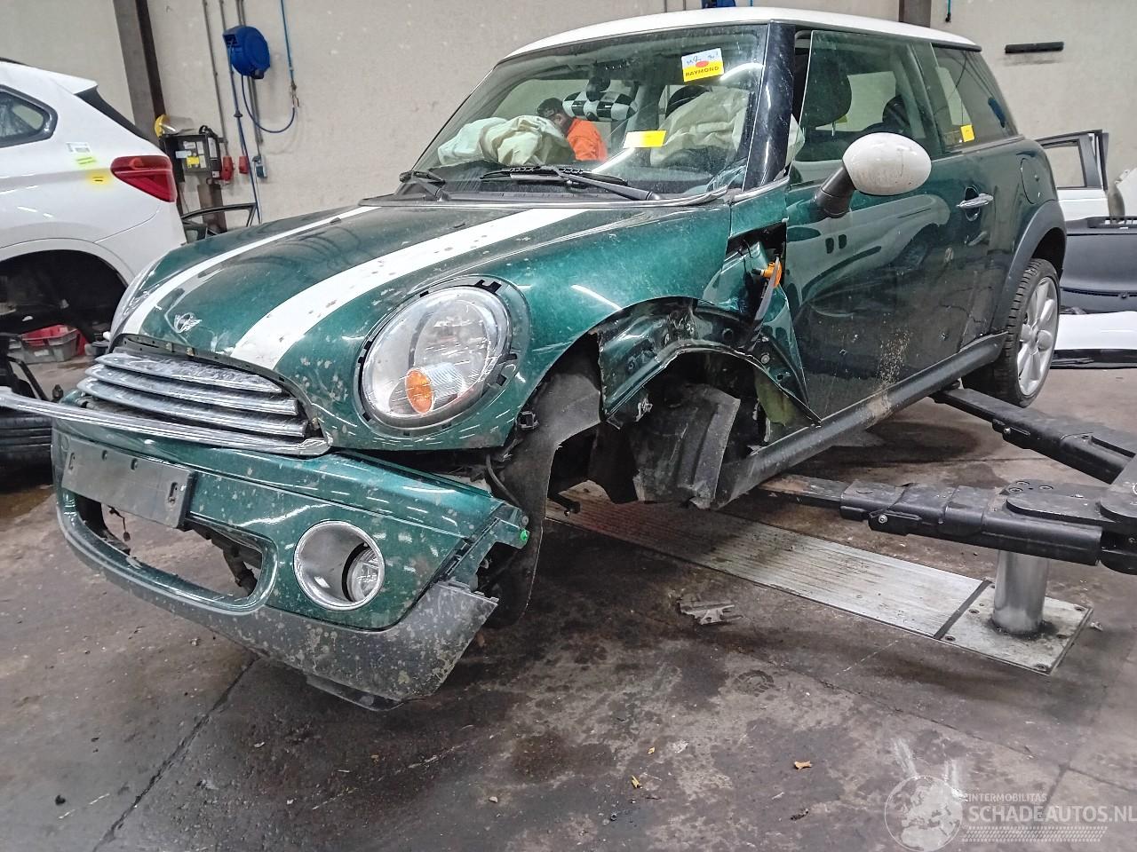 Mini Mini Mini (R56) Hatchback 1.6 16V Cooper (N12-B16A) [88kW]  (10-2006/02-201=
2)