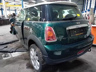 Mini Mini Mini (R56) Hatchback 1.6 16V Cooper (N12-B16A) [88kW]  (10-2006/02-201=
2) picture 4