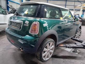 Mini Mini Mini (R56) Hatchback 1.6 16V Cooper (N12-B16A) [88kW]  (10-2006/02-201=
2) picture 3